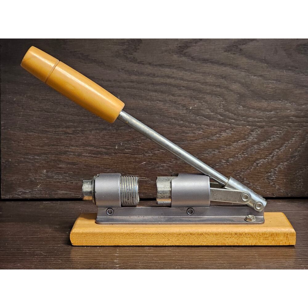 VTG Heavy Duty Pecan Nut Cracker Tool Wood Base Adjustable Handle Reed's Pocket